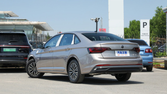 VW Sagitar Flyover 200TSI MT